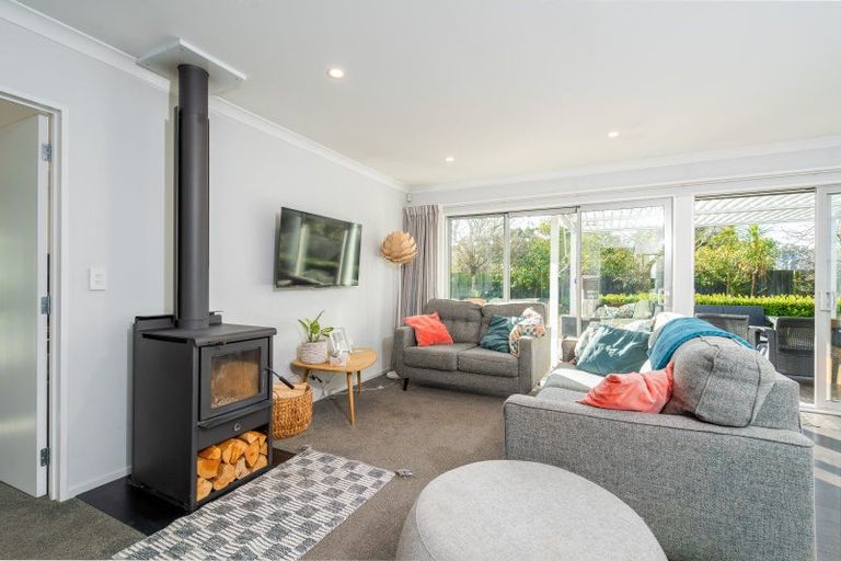 Photo of property in 16 Flaxgrove Place, Parklands, Christchurch, 8083