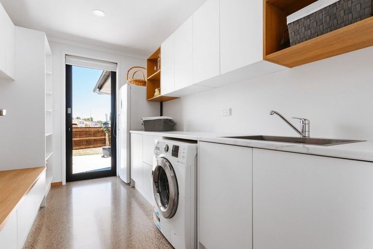 Photo of property in 2 Kotare Drive, Coastlands, Whakatane, 3120