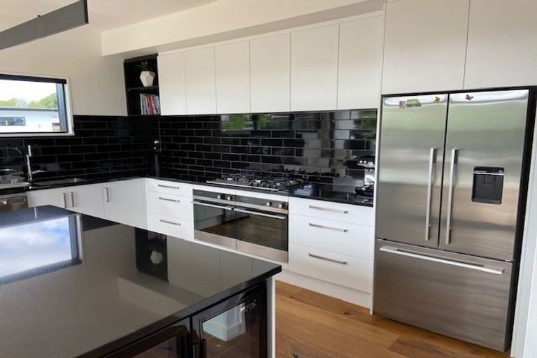 Photo of property in 6 Mersham Drive, Prebbleton, 7604