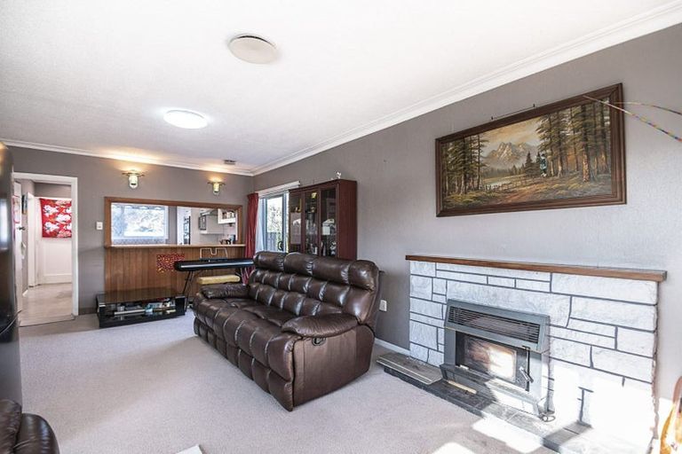 Photo of property in 61 The Drive, Tawa, Wellington, 5028