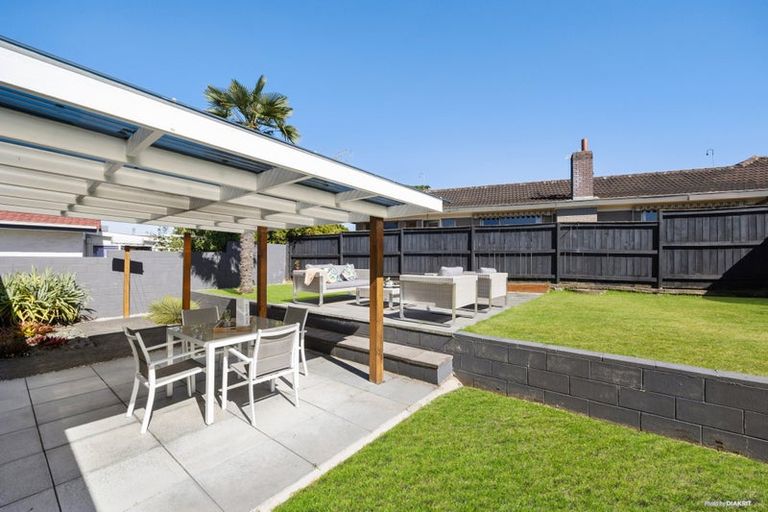 Photo of property in 34 Meadway, Sunnyhills, Auckland, 2010