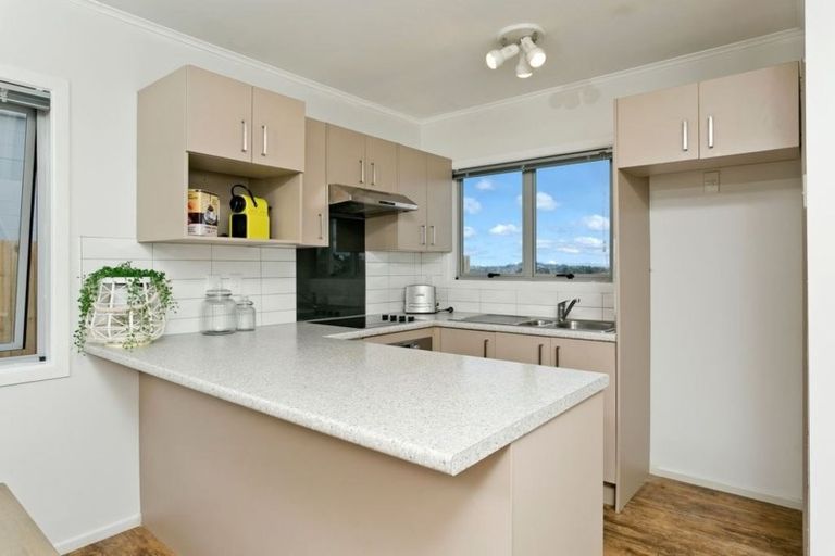 Photo of property in 658 East Coast Road, Pinehill, Auckland, 0630