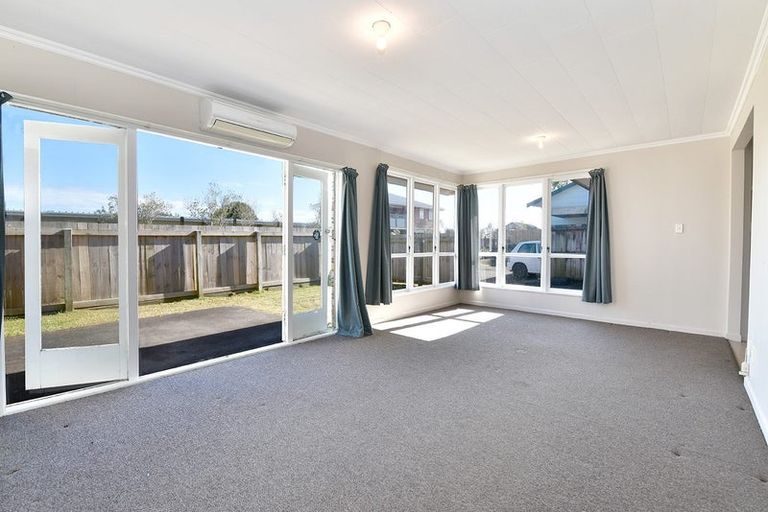 Photo of property in 11a Springs Road, Parakai, 0830