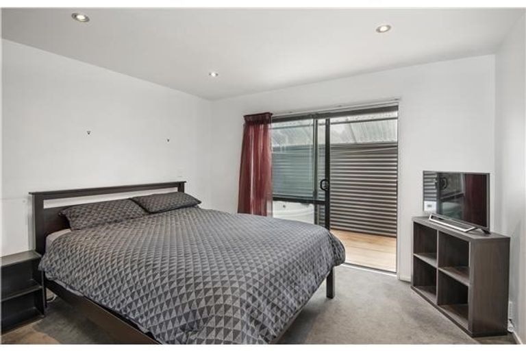 Photo of property in 3/450 Barbadoes Street, Edgeware, Christchurch, 8013