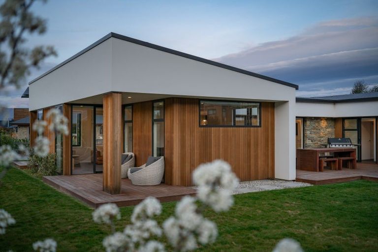 Photo of property in 3a Maggies Way, Wanaka, 9305