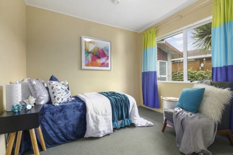 Photo of property in 6 Catania Place, Conifer Grove, Takanini, 2112