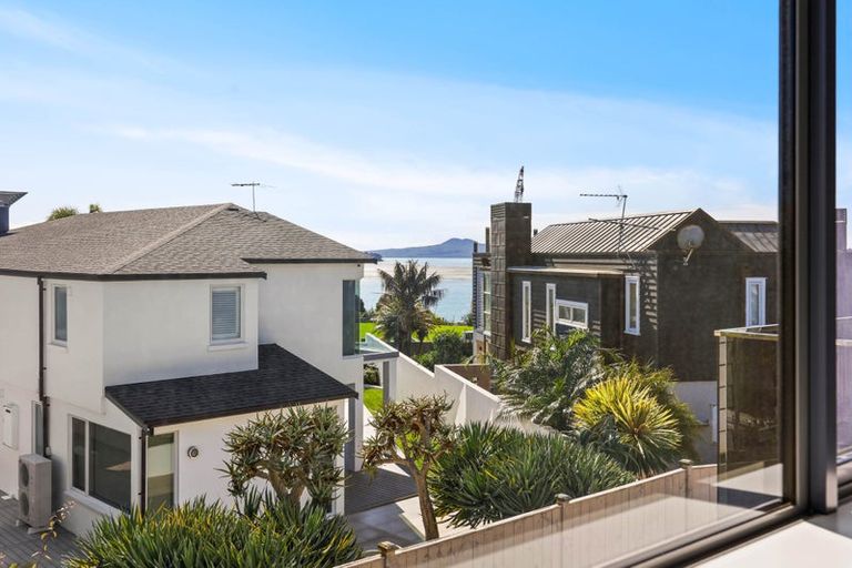 Photo of property in 41 Compass Way, Half Moon Bay, Auckland, 2012