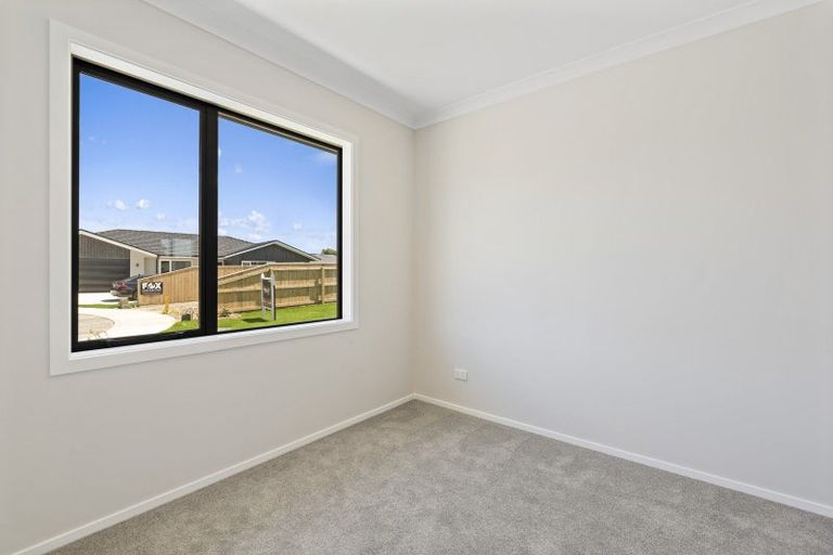 Photo of property in 10 Oak Place, Levin, 5510