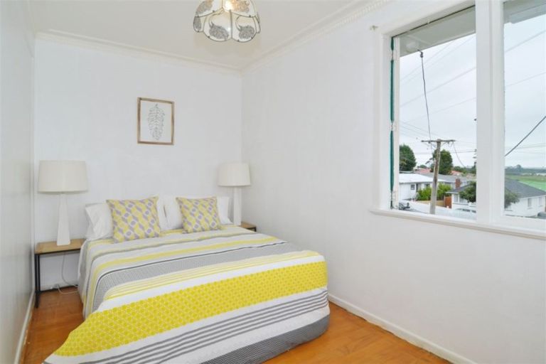 Photo of property in 50 Beaubank Road, Kelston, Auckland, 0602