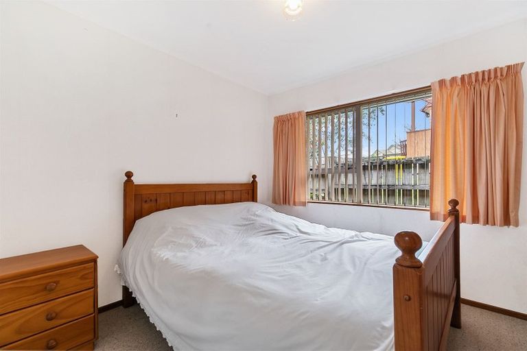 Photo of property in 11 Unsworth Drive, Unsworth Heights, Auckland, 0632