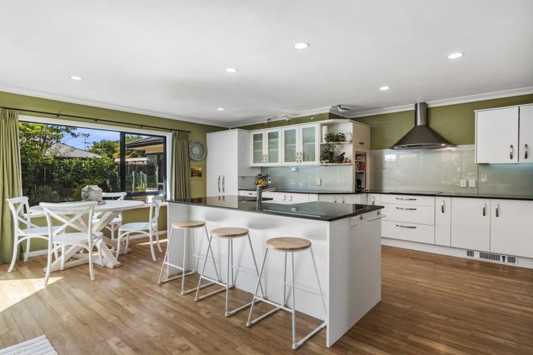 Photo of property in 7 Piha Close, Papamoa Beach, Papamoa, 3118