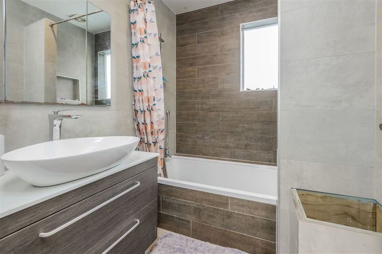 Photo of property in 19 Zodiac Street, Henderson, Auckland, 0610