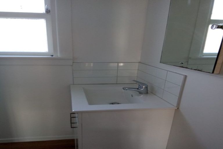 Photo of property in 15 Owles Terrace, New Brighton, Christchurch, 8061