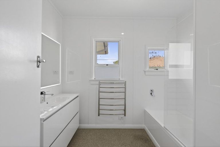 Photo of property in 25 Waimea Street, Westown, New Plymouth, 4310