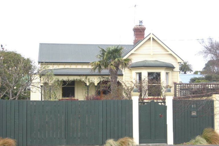Photo of property in 43 Breakwater Road, Moturoa, New Plymouth, 4310