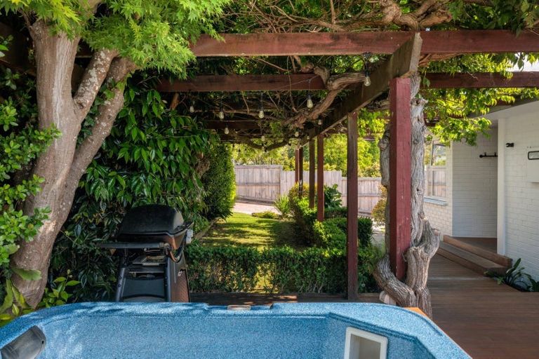 Photo of property in 156 Hinewa Road, Otumoetai, Tauranga, 3110