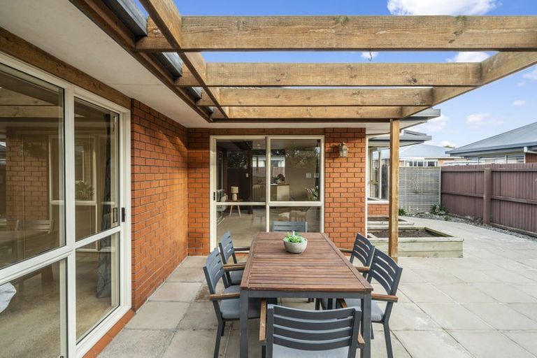 Photo of property in 33 Daniels Road, Redwood, Christchurch, 8051