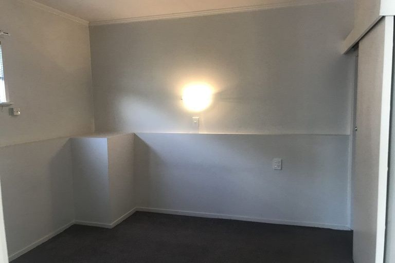 Photo of property in 1/37 Parr Terrace, Castor Bay, Auckland, 0620