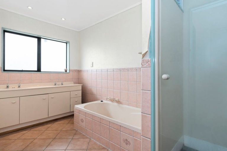 Photo of property in 107 Victory Street, Welcome Bay, Tauranga, 3112