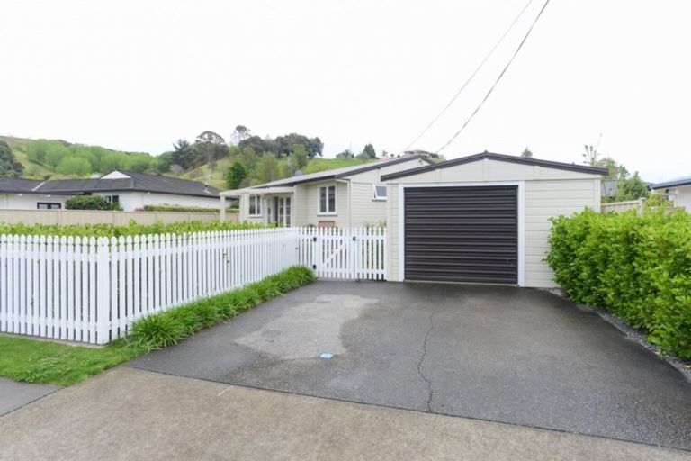 Photo of property in 17 Golding Road, Taradale, Napier, 4112