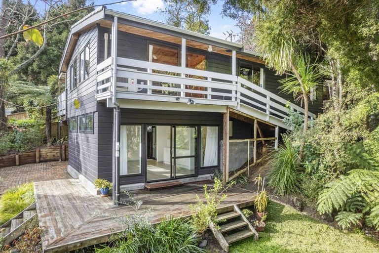 Photo of property in 99 Wirihana Road, Titirangi, Auckland, 0604