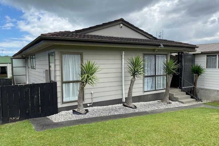 Photo of property in 17 Rotoma Rise, Clover Park, Auckland, 2019