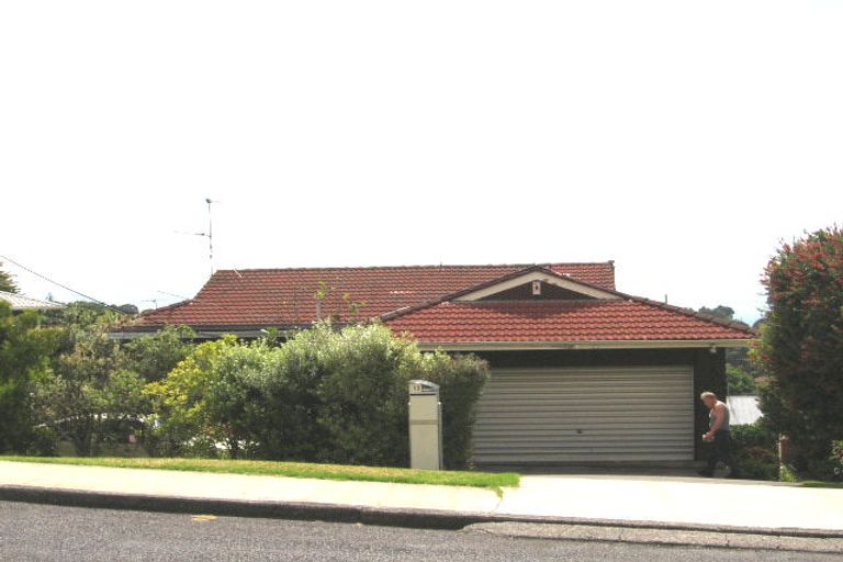 Photo of property in 13 Rahopara Street, Castor Bay, Auckland, 0620