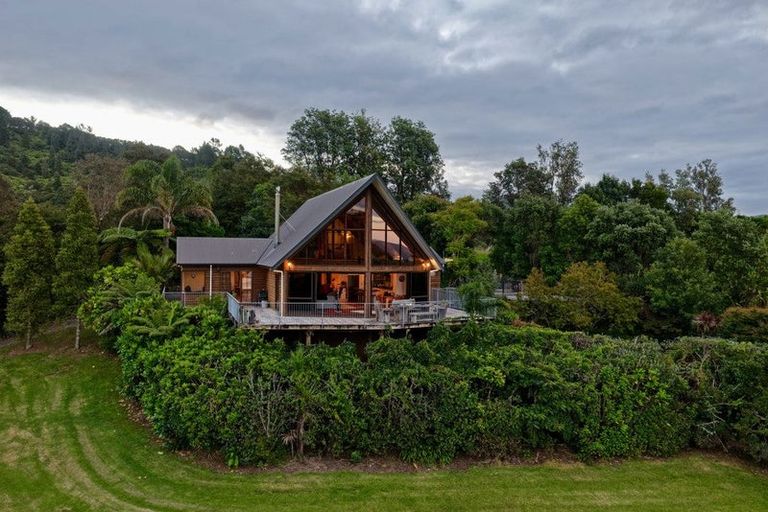 Photo of property in 2843b Tairua Whitianga Road, Kaimarama, Whitianga, 3591