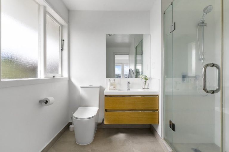 Photo of property in 81a Stanley Point Road, Stanley Point, Auckland, 0624