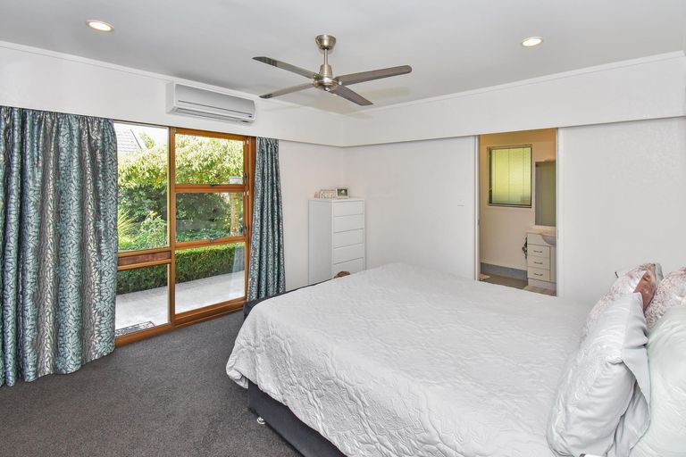 Photo of property in 9 Tulloch Place, Conifer Grove, Takanini, 2112