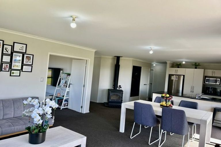 Photo of property in 1 Reeds Road, Darfield, 7510