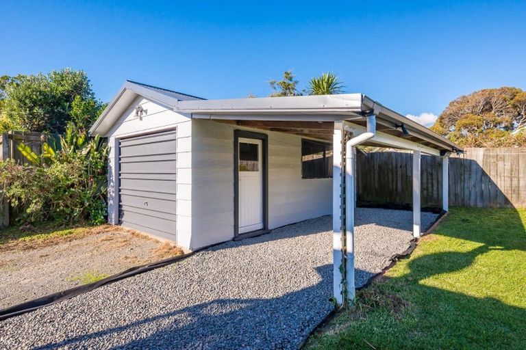 Photo of property in 66 Queens Road, Waikanae Beach, Waikanae, 5036