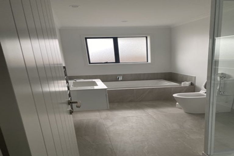 Photo of property in 2a Weber Place, Roslyn, Palmerston North, 4414