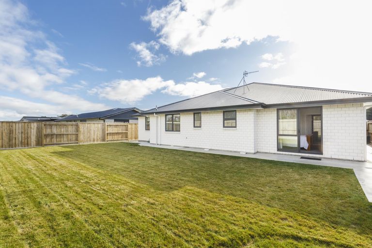 Photo of property in 22 Freedom Drive, Kelvin Grove, Palmerston North, 4414