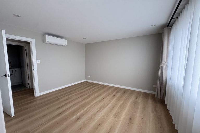 Photo of property in 42 Manu Place, Pinehill, Auckland, 0632