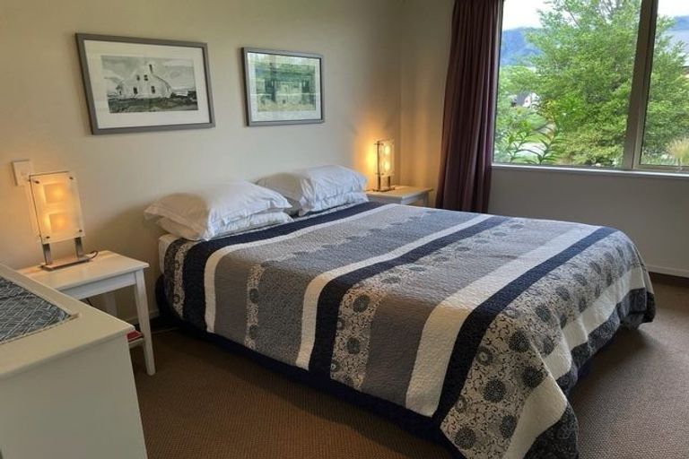 Photo of property in 17 Perrow Street, Wanaka, 9305