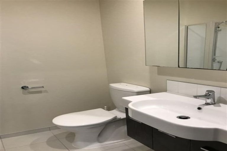 Photo of property in Terrace Garden Apartments, 14b/120 The Terrace, Wellington Central, Wellington, 6011