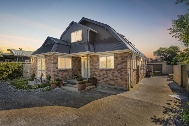 Photo of property in 11 Rodney Avenue, Te Horo Beach, Otaki, 5581