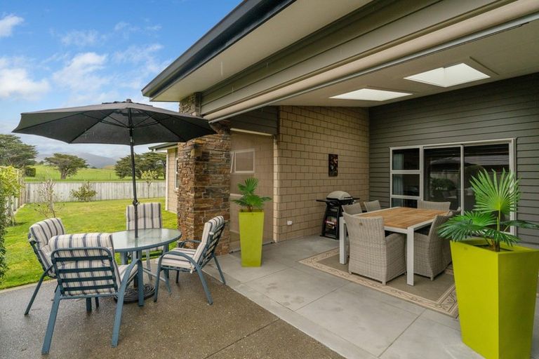 Photo of property in 96 The Drive, Paraparaumu Beach, Paraparaumu, 5032