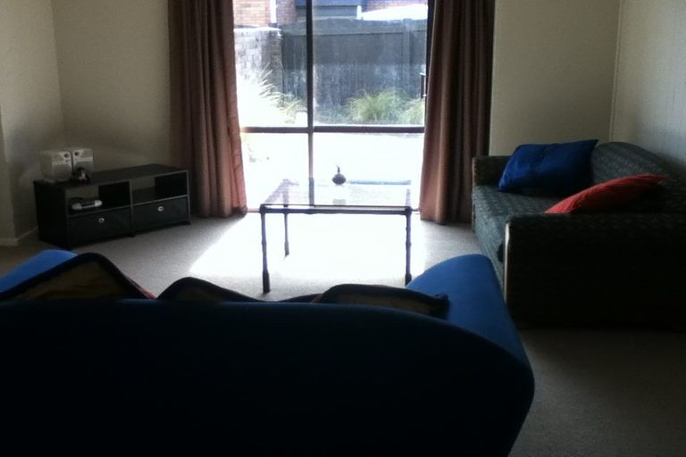 Photo of property in 11 Nimrod Place, Half Moon Bay, Auckland, 2012