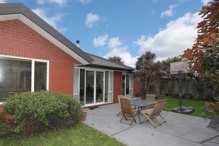 Photo of property in 6 Punga Lane, Parklands, Christchurch, 8083