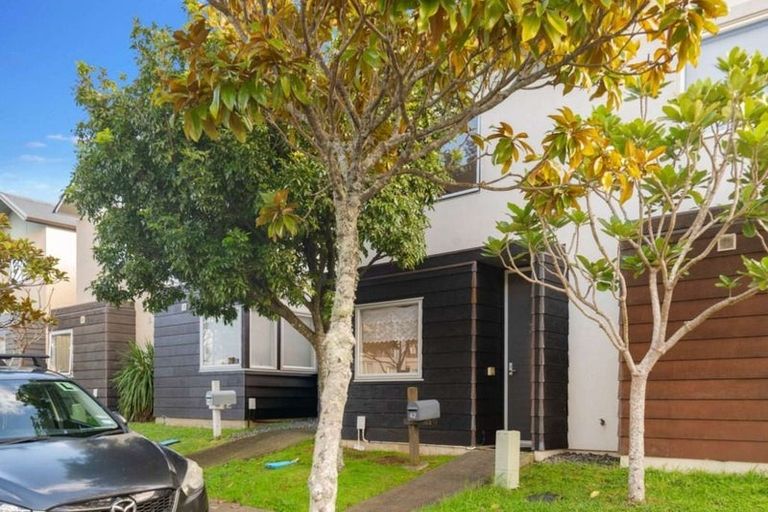 Photo of property in 42 Kirikiri Lane, East Tamaki, Auckland, 2013