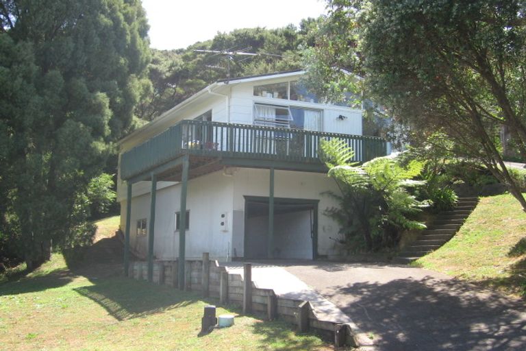 Photo of property in 37 Noeleen Street, Glenfield, Auckland, 0629