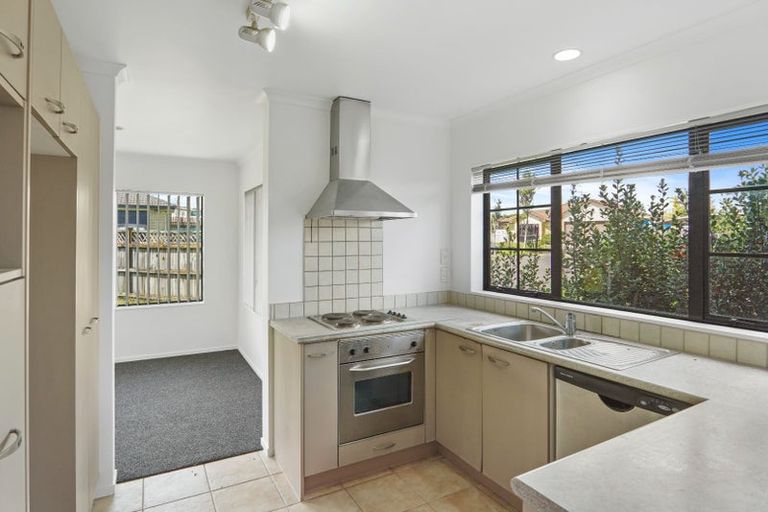 Photo of property in 329 Mahia Road, Weymouth, Auckland, 2103