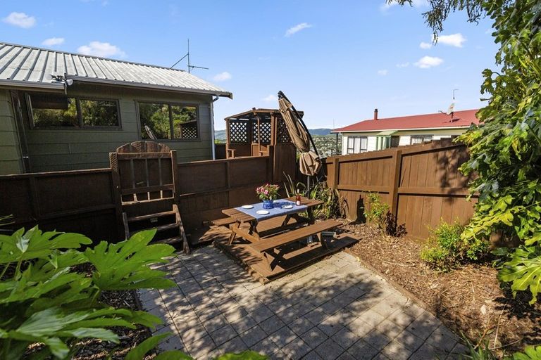 Photo of property in 21 Tuna Terrace, Titahi Bay, Porirua, 5022