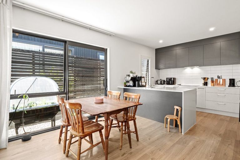 Photo of property in 12 Inder Street, Jacks Point, 9371