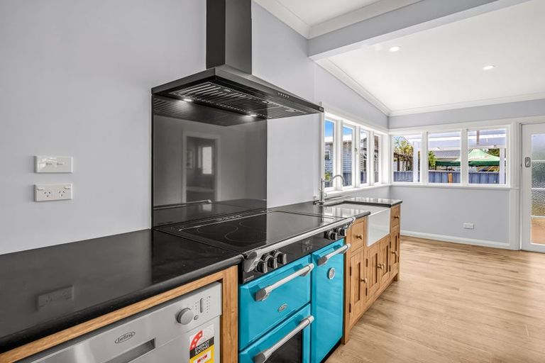 Photo of property in 93 Wood Street, Takaro, Palmerston North, 4410