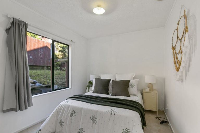 Photo of property in 69 Woodhouse Avenue, Karori, Wellington, 6012