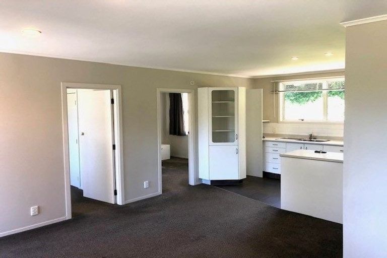 Photo of property in 2/1 Bronwyn Place, Torbay, Auckland, 0630