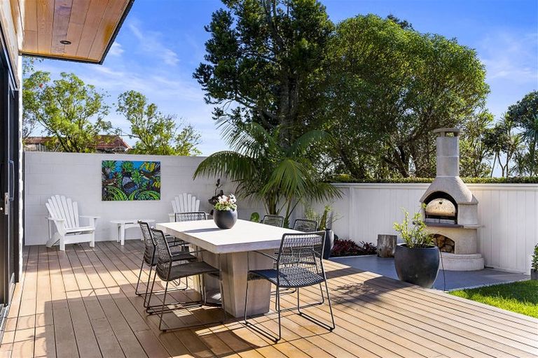 Photo of property in 123a Churchill Road, Rothesay Bay, Auckland, 0630